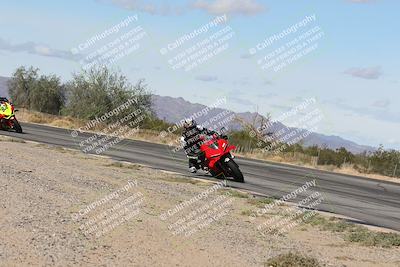 media/Nov-16-2025-Race Pace (Sun) [[8c5fa54630]]/Non Verified Riders (1st 20 Minutes)/3-Turn 3 Inside (11am)/